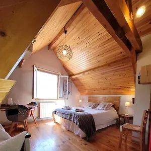 https://chambres-dhotes-eslias.midi-pyreneeshotels.com